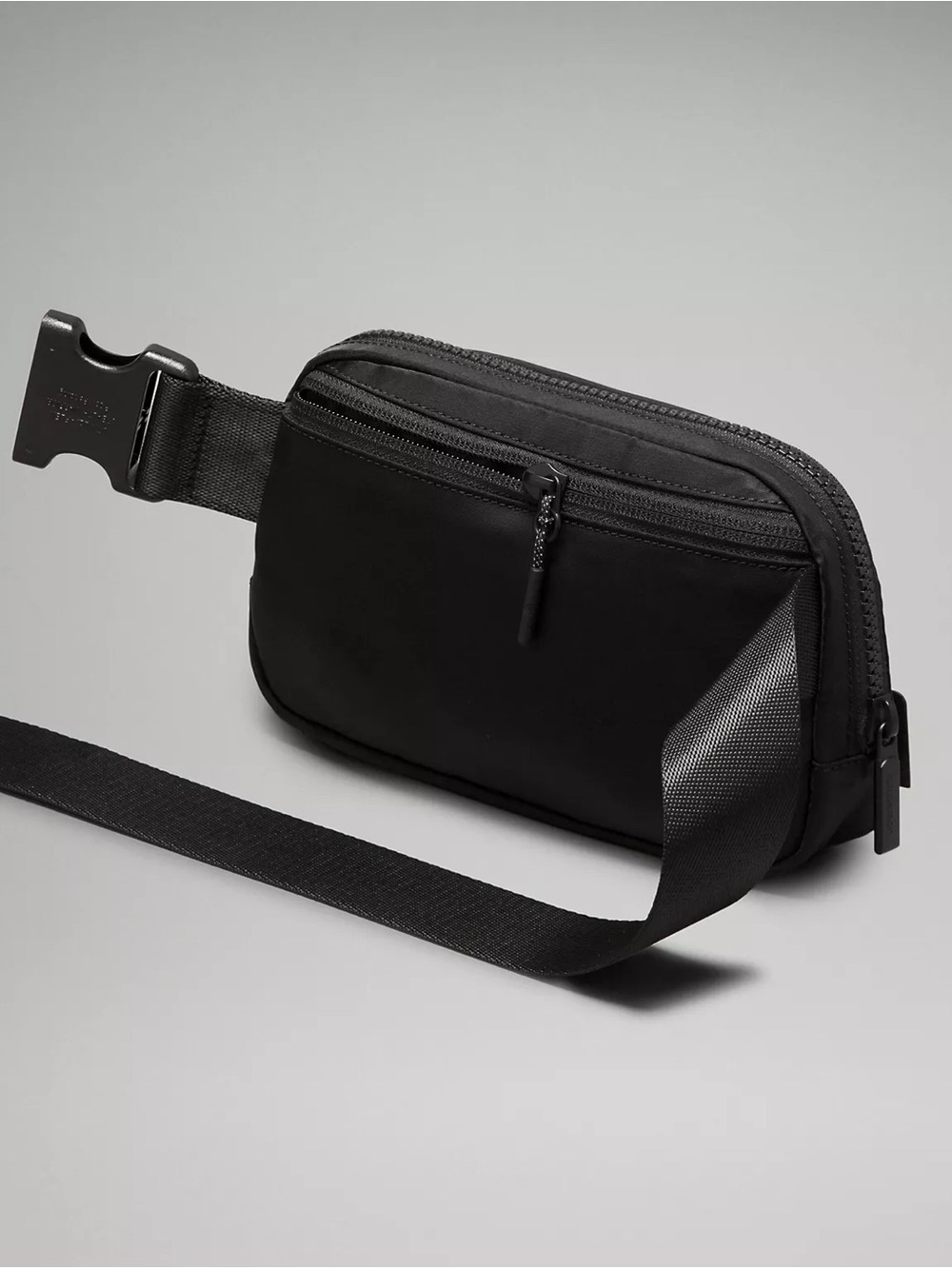 Lululemon Everywhere Belt Bag 1L - Picture 4 of 8